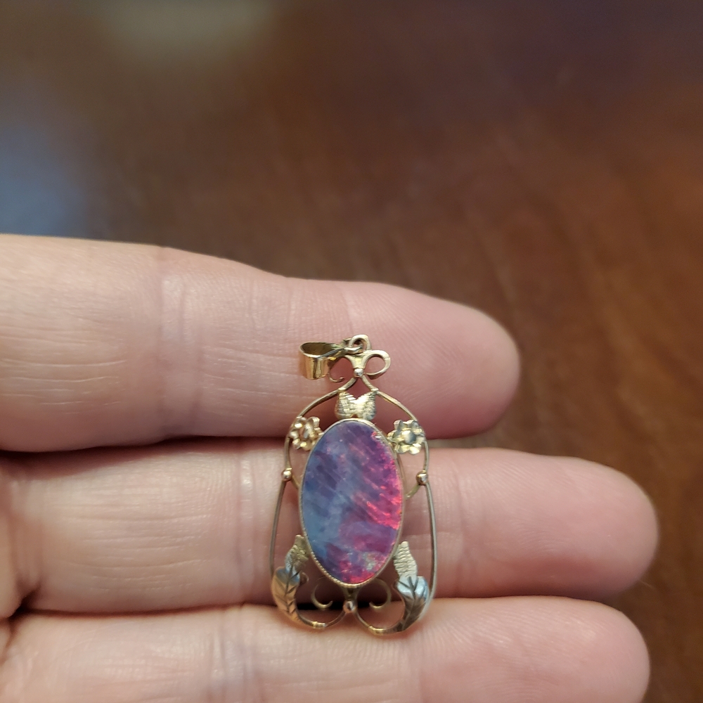 Elegant Gold and Pink Pendant